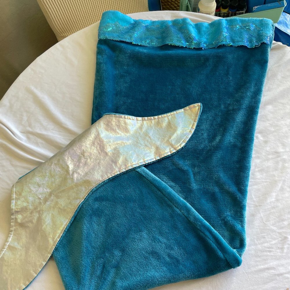 Blue Mermaid Tail Blanket